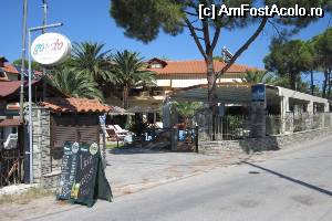 [P08] Reastaurant Gousto - intrare » foto by shobo
 - 
<span class="allrVoted glyphicon glyphicon-heart hidden" id="av543650"></span>
<a class="m-l-10 hidden" id="sv543650" onclick="voting_Foto_DelVot(,543650,2776)" role="button">șterge vot <span class="glyphicon glyphicon-remove"></span></a>
<a id="v9543650" class=" c-red"  onclick="voting_Foto_SetVot(543650)" role="button"><span class="glyphicon glyphicon-heart-empty"></span> <b>LIKE</b> = Votează poza</a> <img class="hidden"  id="f543650W9" src="/imagini/loader.gif" border="0" /><span class="AjErrMes hidden" id="e543650ErM"></span>