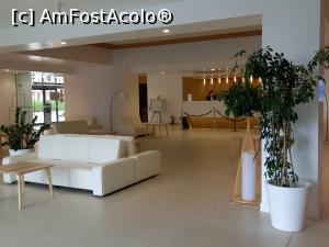 [P05] Lobby receptie » foto by Coniss
 - 
<span class="allrVoted glyphicon glyphicon-heart hidden" id="av1226380"></span>
<a class="m-l-10 hidden" id="sv1226380" onclick="voting_Foto_DelVot(,1226380,2813)" role="button">șterge vot <span class="glyphicon glyphicon-remove"></span></a>
<a id="v91226380" class=" c-red"  onclick="voting_Foto_SetVot(1226380)" role="button"><span class="glyphicon glyphicon-heart-empty"></span> <b>LIKE</b> = Votează poza</a> <img class="hidden"  id="f1226380W9" src="/imagini/loader.gif" border="0" /><span class="AjErrMes hidden" id="e1226380ErM"></span>