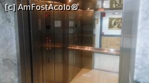 [P37] Interiorul liftului.  » foto by ovidiuyepi
 - 
<span class="allrVoted glyphicon glyphicon-heart hidden" id="av1027793"></span>
<a class="m-l-10 hidden" id="sv1027793" onclick="voting_Foto_DelVot(,1027793,2822)" role="button">șterge vot <span class="glyphicon glyphicon-remove"></span></a>
<a id="v91027793" class=" c-red"  onclick="voting_Foto_SetVot(1027793)" role="button"><span class="glyphicon glyphicon-heart-empty"></span> <b>LIKE</b> = Votează poza</a> <img class="hidden"  id="f1027793W9" src="/imagini/loader.gif" border="0" /><span class="AjErrMes hidden" id="e1027793ErM"></span>