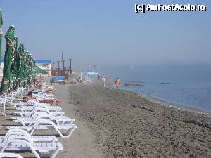 [P06] Plaja langa hotel Delfin; 
Ne pare rau ca proprietarii acestui hotel nu fac rezervari si nu tin cont de turistii care le calca pragul de 4-5 ori pe sezon. 
Exemplu: noi mergem si cand 90% este liber si cand este ocupat (de 3 saptamani ni se spune ca este ocupat)  » foto by Goldan
 - 
<span class="allrVoted glyphicon glyphicon-heart hidden" id="av341547"></span>
<a class="m-l-10 hidden" id="sv341547" onclick="voting_Foto_DelVot(,341547,2823)" role="button">șterge vot <span class="glyphicon glyphicon-remove"></span></a>
<a id="v9341547" class=" c-red"  onclick="voting_Foto_SetVot(341547)" role="button"><span class="glyphicon glyphicon-heart-empty"></span> <b>LIKE</b> = Votează poza</a> <img class="hidden"  id="f341547W9" src="/imagini/loader.gif" border="0" /><span class="AjErrMes hidden" id="e341547ErM"></span>