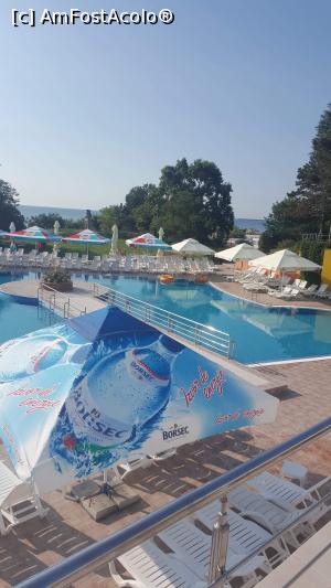 [P02] Vedere piscinei de la terasa restaurantului.  » foto by simina
 - 
<span class="allrVoted glyphicon glyphicon-heart hidden" id="av987656"></span>
<a class="m-l-10 hidden" id="sv987656" onclick="voting_Foto_DelVot(,987656,2833)" role="button">șterge vot <span class="glyphicon glyphicon-remove"></span></a>
<a id="v9987656" class=" c-red"  onclick="voting_Foto_SetVot(987656)" role="button"><span class="glyphicon glyphicon-heart-empty"></span> <b>LIKE</b> = Votează poza</a> <img class="hidden"  id="f987656W9" src="/imagini/loader.gif" border="0" /><span class="AjErrMes hidden" id="e987656ErM"></span>