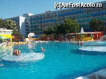 [P09] hotelul vazut de la piscina » foto by alin_ph*
 - 
<span class="allrVoted glyphicon glyphicon-heart hidden" id="av342045"></span>
<a class="m-l-10 hidden" id="sv342045" onclick="voting_Foto_DelVot(,342045,2833)" role="button">șterge vot <span class="glyphicon glyphicon-remove"></span></a>
<a id="v9342045" class=" c-red"  onclick="voting_Foto_SetVot(342045)" role="button"><span class="glyphicon glyphicon-heart-empty"></span> <b>LIKE</b> = Votează poza</a> <img class="hidden"  id="f342045W9" src="/imagini/loader.gif" border="0" /><span class="AjErrMes hidden" id="e342045ErM"></span>