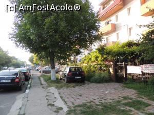 [P19] Masinile se parcheaza in fata vilei sau pe strada, dupa cum se poate vedea, Nu s-a intamplat sa nu avem loc, nici daca era vila plina (iulie 2016)  » foto by bmiruna
 - 
<span class="allrVoted glyphicon glyphicon-heart hidden" id="av755620"></span>
<a class="m-l-10 hidden" id="sv755620" onclick="voting_Foto_DelVot(,755620,2836)" role="button">șterge vot <span class="glyphicon glyphicon-remove"></span></a>
<a id="v9755620" class=" c-red"  onclick="voting_Foto_SetVot(755620)" role="button"><span class="glyphicon glyphicon-heart-empty"></span> <b>LIKE</b> = Votează poza</a> <img class="hidden"  id="f755620W9" src="/imagini/loader.gif" border="0" /><span class="AjErrMes hidden" id="e755620ErM"></span>