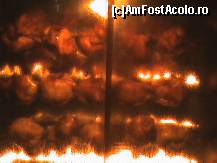 [P16] la ceas de seara, agale prin obzor, intalnim pui... la rotisor. suntem cam primitivi. oare de ce om manca, noi oamenii, alte fiinte? titlul pozei? pui pe rug!!! imi aminteste aceasta imagine de autodafeurile 'cotidiene', pariziene, de pana in veacul al 17-lea. » foto by ciprian.marius*
 - 
<span class="allrVoted glyphicon glyphicon-heart hidden" id="av80826"></span>
<a class="m-l-10 hidden" id="sv80826" onclick="voting_Foto_DelVot(,80826,2846)" role="button">șterge vot <span class="glyphicon glyphicon-remove"></span></a>
<a id="v980826" class=" c-red"  onclick="voting_Foto_SetVot(80826)" role="button"><span class="glyphicon glyphicon-heart-empty"></span> <b>LIKE</b> = Votează poza</a> <img class="hidden"  id="f80826W9" src="/imagini/loader.gif" border="0" /><span class="AjErrMes hidden" id="e80826ErM"></span>