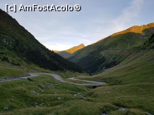 [P01] Vârful Lespezi văzut dimineața de pe Transfăgărășan (pintenul acela luminat deja de soare). » foto by Floryn81
 - 
<span class="allrVoted glyphicon glyphicon-heart hidden" id="av1191826"></span>
<a class="m-l-10 hidden" id="sv1191826" onclick="voting_Foto_DelVot(,1191826,2855)" role="button">șterge vot <span class="glyphicon glyphicon-remove"></span></a>
<a id="v91191826" class=" c-red"  onclick="voting_Foto_SetVot(1191826)" role="button"><span class="glyphicon glyphicon-heart-empty"></span> <b>LIKE</b> = Votează poza</a> <img class="hidden"  id="f1191826W9" src="/imagini/loader.gif" border="0" /><span class="AjErrMes hidden" id="e1191826ErM"></span>