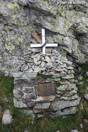 [P09] Crucea unui alpinist » foto by wolf2001*
 - 
<span class="allrVoted glyphicon glyphicon-heart hidden" id="av592430"></span>
<a class="m-l-10 hidden" id="sv592430" onclick="voting_Foto_DelVot(,592430,2855)" role="button">șterge vot <span class="glyphicon glyphicon-remove"></span></a>
<a id="v9592430" class=" c-red"  onclick="voting_Foto_SetVot(592430)" role="button"><span class="glyphicon glyphicon-heart-empty"></span> <b>LIKE</b> = Votează poza</a> <img class="hidden"  id="f592430W9" src="/imagini/loader.gif" border="0" /><span class="AjErrMes hidden" id="e592430ErM"></span>