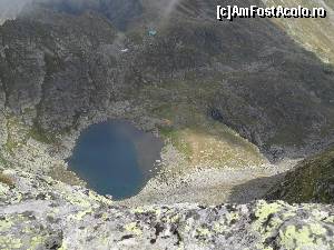 [P21] Panorama de pe varful Lespezi asupra lacului si refugiului Caltun (poza facuta culcat pe burta :)  » foto by wolf2001*
 - 
<span class="allrVoted glyphicon glyphicon-heart hidden" id="av688828"></span>
<a class="m-l-10 hidden" id="sv688828" onclick="voting_Foto_DelVot(,688828,2855)" role="button">șterge vot <span class="glyphicon glyphicon-remove"></span></a>
<a id="v9688828" class=" c-red"  onclick="voting_Foto_SetVot(688828)" role="button"><span class="glyphicon glyphicon-heart-empty"></span> <b>LIKE</b> = Votează poza</a> <img class="hidden"  id="f688828W9" src="/imagini/loader.gif" border="0" /><span class="AjErrMes hidden" id="e688828ErM"></span>