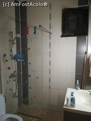 [P17] Prin apartament - baie. » foto by tata123 🔱
 - 
<span class="allrVoted glyphicon glyphicon-heart hidden" id="av1316173"></span>
<a class="m-l-10 hidden" id="sv1316173" onclick="voting_Foto_DelVot(,1316173,2869)" role="button">șterge vot <span class="glyphicon glyphicon-remove"></span></a>
<a id="v91316173" class=" c-red"  onclick="voting_Foto_SetVot(1316173)" role="button"><span class="glyphicon glyphicon-heart-empty"></span> <b>LIKE</b> = Votează poza</a> <img class="hidden"  id="f1316173W9" src="/imagini/loader.gif" border="0" /><span class="AjErrMes hidden" id="e1316173ErM"></span>