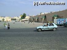 [P16] Meknes - Piata El Hadim si un 'Petit Taxi'. » foto by iulianic
 - 
<span class="allrVoted glyphicon glyphicon-heart hidden" id="av297265"></span>
<a class="m-l-10 hidden" id="sv297265" onclick="voting_Foto_DelVot(,297265,2870)" role="button">șterge vot <span class="glyphicon glyphicon-remove"></span></a>
<a id="v9297265" class=" c-red"  onclick="voting_Foto_SetVot(297265)" role="button"><span class="glyphicon glyphicon-heart-empty"></span> <b>LIKE</b> = Votează poza</a> <img class="hidden"  id="f297265W9" src="/imagini/loader.gif" border="0" /><span class="AjErrMes hidden" id="e297265ErM"></span>