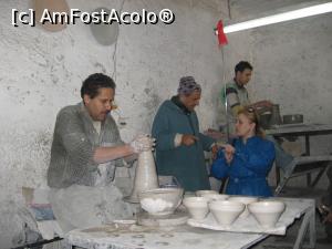 [P15] Atelier de olărit în Fez » foto by Michi
 - 
<span class="allrVoted glyphicon glyphicon-heart hidden" id="av1181873"></span>
<a class="m-l-10 hidden" id="sv1181873" onclick="voting_Foto_DelVot(,1181873,2870)" role="button">șterge vot <span class="glyphicon glyphicon-remove"></span></a>
<a id="v91181873" class=" c-red"  onclick="voting_Foto_SetVot(1181873)" role="button"><span class="glyphicon glyphicon-heart-empty"></span> <b>LIKE</b> = Votează poza</a> <img class="hidden"  id="f1181873W9" src="/imagini/loader.gif" border="0" /><span class="AjErrMes hidden" id="e1181873ErM"></span>