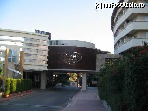 [P10] intrarea spre hotel » foto by monysh
 - 
<span class="allrVoted glyphicon glyphicon-heart hidden" id="av371360"></span>
<a class="m-l-10 hidden" id="sv371360" onclick="voting_Foto_DelVot(,371360,2876)" role="button">șterge vot <span class="glyphicon glyphicon-remove"></span></a>
<a id="v9371360" class=" c-red"  onclick="voting_Foto_SetVot(371360)" role="button"><span class="glyphicon glyphicon-heart-empty"></span> <b>LIKE</b> = Votează poza</a> <img class="hidden"  id="f371360W9" src="/imagini/loader.gif" border="0" /><span class="AjErrMes hidden" id="e371360ErM"></span>
