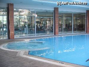[P11] piscina interioara » foto by monysh
 - 
<span class="allrVoted glyphicon glyphicon-heart hidden" id="av371361"></span>
<a class="m-l-10 hidden" id="sv371361" onclick="voting_Foto_DelVot(,371361,2876)" role="button">șterge vot <span class="glyphicon glyphicon-remove"></span></a>
<a id="v9371361" class=" c-red"  onclick="voting_Foto_SetVot(371361)" role="button"><span class="glyphicon glyphicon-heart-empty"></span> <b>LIKE</b> = Votează poza</a> <img class="hidden"  id="f371361W9" src="/imagini/loader.gif" border="0" /><span class="AjErrMes hidden" id="e371361ErM"></span>