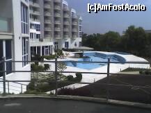 [P02] Aquaazur - piscina exterioară văzută de pe rampa de acces la parcarea subterană » foto by nicole33
 - 
<span class="allrVoted glyphicon glyphicon-heart hidden" id="av284074"></span>
<a class="m-l-10 hidden" id="sv284074" onclick="voting_Foto_DelVot(,284074,2893)" role="button">șterge vot <span class="glyphicon glyphicon-remove"></span></a>
<a id="v9284074" class=" c-red"  onclick="voting_Foto_SetVot(284074)" role="button"><span class="glyphicon glyphicon-heart-empty"></span> <b>LIKE</b> = Votează poza</a> <img class="hidden"  id="f284074W9" src="/imagini/loader.gif" border="0" /><span class="AjErrMes hidden" id="e284074ErM"></span>