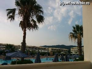[P08] Vedere din balcon (partea dreapta spre interiorul complexului)  » foto by peta
 - 
<span class="allrVoted glyphicon glyphicon-heart hidden" id="av646481"></span>
<a class="m-l-10 hidden" id="sv646481" onclick="voting_Foto_DelVot(,646481,2905)" role="button">șterge vot <span class="glyphicon glyphicon-remove"></span></a>
<a id="v9646481" class=" c-red"  onclick="voting_Foto_SetVot(646481)" role="button"><span class="glyphicon glyphicon-heart-empty"></span> <b>LIKE</b> = Votează poza</a> <img class="hidden"  id="f646481W9" src="/imagini/loader.gif" border="0" /><span class="AjErrMes hidden" id="e646481ErM"></span>