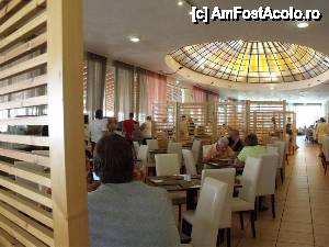 [P30] Restaurantul principal » foto by monicutza
 - 
<span class="allrVoted glyphicon glyphicon-heart hidden" id="av441732"></span>
<a class="m-l-10 hidden" id="sv441732" onclick="voting_Foto_DelVot(,441732,2905)" role="button">șterge vot <span class="glyphicon glyphicon-remove"></span></a>
<a id="v9441732" class=" c-red"  onclick="voting_Foto_SetVot(441732)" role="button"><span class="glyphicon glyphicon-heart-empty"></span> <b>LIKE</b> = Votează poza</a> <img class="hidden"  id="f441732W9" src="/imagini/loader.gif" border="0" /><span class="AjErrMes hidden" id="e441732ErM"></span>