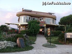 [P33] Taverna si cazare in Agios Georgios » foto by monicutza
 - 
<span class="allrVoted glyphicon glyphicon-heart hidden" id="av441735"></span>
<a class="m-l-10 hidden" id="sv441735" onclick="voting_Foto_DelVot(,441735,2905)" role="button">șterge vot <span class="glyphicon glyphicon-remove"></span></a>
<a id="v9441735" class=" c-red"  onclick="voting_Foto_SetVot(441735)" role="button"><span class="glyphicon glyphicon-heart-empty"></span> <b>LIKE</b> = Votează poza</a> <img class="hidden"  id="f441735W9" src="/imagini/loader.gif" border="0" /><span class="AjErrMes hidden" id="e441735ErM"></span>