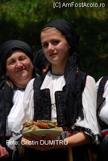 [P11] De la Targul de Fete de pe Muntele Gaina » foto by cristinadumitru*
 - 
<span class="allrVoted glyphicon glyphicon-heart hidden" id="av20203"></span>
<a class="m-l-10 hidden" id="sv20203" onclick="voting_Foto_DelVot(,20203,2923)" role="button">șterge vot <span class="glyphicon glyphicon-remove"></span></a>
<a id="v920203" class=" c-red"  onclick="voting_Foto_SetVot(20203)" role="button"><span class="glyphicon glyphicon-heart-empty"></span> <b>LIKE</b> = Votează poza</a> <img class="hidden"  id="f20203W9" src="/imagini/loader.gif" border="0" /><span class="AjErrMes hidden" id="e20203ErM"></span>