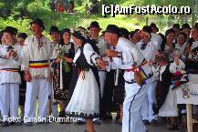 [P22] Targul de Fete de pe Muntele Gaina » foto by cristinadumitru*
 - 
<span class="allrVoted glyphicon glyphicon-heart hidden" id="av21655"></span>
<a class="m-l-10 hidden" id="sv21655" onclick="voting_Foto_DelVot(,21655,2923)" role="button">șterge vot <span class="glyphicon glyphicon-remove"></span></a>
<a id="v921655" class=" c-red"  onclick="voting_Foto_SetVot(21655)" role="button"><span class="glyphicon glyphicon-heart-empty"></span> <b>LIKE</b> = Votează poza</a> <img class="hidden"  id="f21655W9" src="/imagini/loader.gif" border="0" /><span class="AjErrMes hidden" id="e21655ErM"></span>