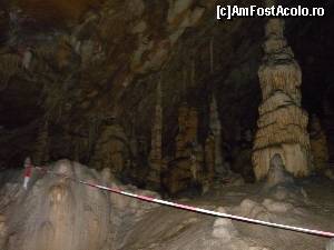 [P26] Peștera Ghețarul de la Vârtop. Stalactite și stalagmite » foto by FlorinAndrei
 - 
<span class="allrVoted glyphicon glyphicon-heart hidden" id="av622908"></span>
<a class="m-l-10 hidden" id="sv622908" onclick="voting_Foto_DelVot(,622908,2923)" role="button">șterge vot <span class="glyphicon glyphicon-remove"></span></a>
<a id="v9622908" class=" c-red"  onclick="voting_Foto_SetVot(622908)" role="button"><span class="glyphicon glyphicon-heart-empty"></span> <b>LIKE</b> = Votează poza</a> <img class="hidden"  id="f622908W9" src="/imagini/loader.gif" border="0" /><span class="AjErrMes hidden" id="e622908ErM"></span>