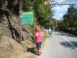 [P05] 'Dealul cu melci' / Aici, lângă deal, veţi găsi şi o tablă de informare despre un alt obiectiv frumos din zonă: Cascada Pişoaia.  » foto by Utube
 - 
<span class="allrVoted glyphicon glyphicon-heart hidden" id="av412513"></span>
<a class="m-l-10 hidden" id="sv412513" onclick="voting_Foto_DelVot(,412513,2923)" role="button">șterge vot <span class="glyphicon glyphicon-remove"></span></a>
<a id="v9412513" class=" c-red"  onclick="voting_Foto_SetVot(412513)" role="button"><span class="glyphicon glyphicon-heart-empty"></span> <b>LIKE</b> = Votează poza</a> <img class="hidden"  id="f412513W9" src="/imagini/loader.gif" border="0" /><span class="AjErrMes hidden" id="e412513ErM"></span>