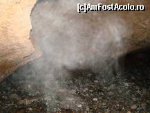 [P19] Apa ce vine din afară fiind mai caldă decât temperatura interiorului peşterii se formează mici 'fantome'.  » foto by Utube
 - 
<span class="allrVoted glyphicon glyphicon-heart hidden" id="av421744"></span>
<a class="m-l-10 hidden" id="sv421744" onclick="voting_Foto_DelVot(,421744,2923)" role="button">șterge vot <span class="glyphicon glyphicon-remove"></span></a>
<a id="v9421744" class=" c-red"  onclick="voting_Foto_SetVot(421744)" role="button"><span class="glyphicon glyphicon-heart-empty"></span> <b>LIKE</b> = Votează poza</a> <img class="hidden"  id="f421744W9" src="/imagini/loader.gif" border="0" /><span class="AjErrMes hidden" id="e421744ErM"></span>