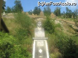 [P05] Statuia lui Horea » foto by dorgo
 - 
<span class="allrVoted glyphicon glyphicon-heart hidden" id="av669497"></span>
<a class="m-l-10 hidden" id="sv669497" onclick="voting_Foto_DelVot(,669497,2923)" role="button">șterge vot <span class="glyphicon glyphicon-remove"></span></a>
<a id="v9669497" class=" c-red"  onclick="voting_Foto_SetVot(669497)" role="button"><span class="glyphicon glyphicon-heart-empty"></span> <b>LIKE</b> = Votează poza</a> <img class="hidden"  id="f669497W9" src="/imagini/loader.gif" border="0" /><span class="AjErrMes hidden" id="e669497ErM"></span>