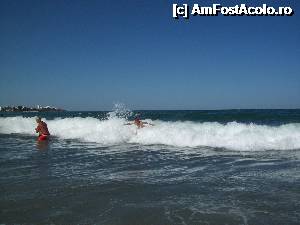 [P10] Valuri numai bune pentru surfing.  » foto by DanTal74
 - 
<span class="allrVoted glyphicon glyphicon-heart hidden" id="av343730"></span>
<a class="m-l-10 hidden" id="sv343730" onclick="voting_Foto_DelVot(,343730,2925)" role="button">șterge vot <span class="glyphicon glyphicon-remove"></span></a>
<a id="v9343730" class=" c-red"  onclick="voting_Foto_SetVot(343730)" role="button"><span class="glyphicon glyphicon-heart-empty"></span> <b>LIKE</b> = Votează poza</a> <img class="hidden"  id="f343730W9" src="/imagini/loader.gif" border="0" /><span class="AjErrMes hidden" id="e343730ErM"></span>