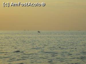 [P11] excursie varsarea Dunarii in mare -pelican pe mare » foto by ile07
 - 
<span class="allrVoted glyphicon glyphicon-heart hidden" id="av778918"></span>
<a class="m-l-10 hidden" id="sv778918" onclick="voting_Foto_DelVot(,778918,2956)" role="button">șterge vot <span class="glyphicon glyphicon-remove"></span></a>
<a id="v9778918" class=" c-red"  onclick="voting_Foto_SetVot(778918)" role="button"><span class="glyphicon glyphicon-heart-empty"></span> <b>LIKE</b> = Votează poza</a> <img class="hidden"  id="f778918W9" src="/imagini/loader.gif" border="0" /><span class="AjErrMes hidden" id="e778918ErM"></span>