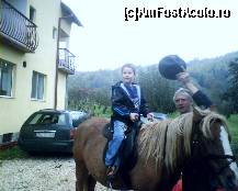 [P07] O plimbare prin curte... » foto by lilacrocodila
 - 
<span class="allrVoted glyphicon glyphicon-heart hidden" id="av19284"></span>
<a class="m-l-10 hidden" id="sv19284" onclick="voting_Foto_DelVot(,19284,2970)" role="button">șterge vot <span class="glyphicon glyphicon-remove"></span></a>
<a id="v919284" class=" c-red"  onclick="voting_Foto_SetVot(19284)" role="button"><span class="glyphicon glyphicon-heart-empty"></span> <b>LIKE</b> = Votează poza</a> <img class="hidden"  id="f19284W9" src="/imagini/loader.gif" border="0" /><span class="AjErrMes hidden" id="e19284ErM"></span>