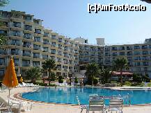 [P06] Hotelul si piscina » foto by Ricone
 - 
<span class="allrVoted glyphicon glyphicon-heart hidden" id="av246603"></span>
<a class="m-l-10 hidden" id="sv246603" onclick="voting_Foto_DelVot(,246603,2989)" role="button">șterge vot <span class="glyphicon glyphicon-remove"></span></a>
<a id="v9246603" class=" c-red"  onclick="voting_Foto_SetVot(246603)" role="button"><span class="glyphicon glyphicon-heart-empty"></span> <b>LIKE</b> = Votează poza</a> <img class="hidden"  id="f246603W9" src="/imagini/loader.gif" border="0" /><span class="AjErrMes hidden" id="e246603ErM"></span>