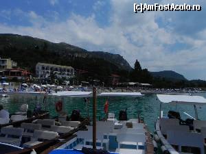 [P101] Bărcile cu pricina. În spate, una din plajele Paleokastritsei.  » foto by abancor
 - 
<span class="allrVoted glyphicon glyphicon-heart hidden" id="av572163"></span>
<a class="m-l-10 hidden" id="sv572163" onclick="voting_Foto_DelVot(,572163,3004)" role="button">șterge vot <span class="glyphicon glyphicon-remove"></span></a>
<a id="v9572163" class=" c-red"  onclick="voting_Foto_SetVot(572163)" role="button"><span class="glyphicon glyphicon-heart-empty"></span> <b>LIKE</b> = Votează poza</a> <img class="hidden"  id="f572163W9" src="/imagini/loader.gif" border="0" /><span class="AjErrMes hidden" id="e572163ErM"></span>