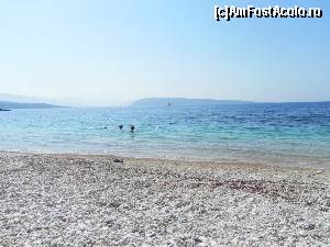 [P11] Pe plaja Kerasia. Se vede genul de pietre rotunjite (galeți) care o acoperă.  » foto by abancor
 - 
<span class="allrVoted glyphicon glyphicon-heart hidden" id="av572071"></span>
<a class="m-l-10 hidden" id="sv572071" onclick="voting_Foto_DelVot(,572071,3004)" role="button">șterge vot <span class="glyphicon glyphicon-remove"></span></a>
<a id="v9572071" class=" c-red"  onclick="voting_Foto_SetVot(572071)" role="button"><span class="glyphicon glyphicon-heart-empty"></span> <b>LIKE</b> = Votează poza</a> <img class="hidden"  id="f572071W9" src="/imagini/loader.gif" border="0" /><span class="AjErrMes hidden" id="e572071ErM"></span>