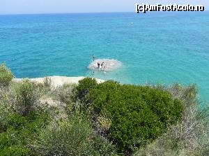 [P47] O stîncă în largul coastelor Sidari, la care se ajungea destul de lejer, apa fiind puțin adîncă pe o distanță mare de la mal.  » foto by abancor
 - 
<span class="allrVoted glyphicon glyphicon-heart hidden" id="av572109"></span>
<a class="m-l-10 hidden" id="sv572109" onclick="voting_Foto_DelVot(,572109,3004)" role="button">șterge vot <span class="glyphicon glyphicon-remove"></span></a>
<a id="v9572109" class=" c-red"  onclick="voting_Foto_SetVot(572109)" role="button"><span class="glyphicon glyphicon-heart-empty"></span> <b>LIKE</b> = Votează poza</a> <img class="hidden"  id="f572109W9" src="/imagini/loader.gif" border="0" /><span class="AjErrMes hidden" id="e572109ErM"></span>