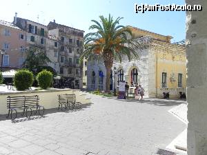 [P80] Piața primăriei din Kerkyra.  » foto by abancor
 - 
<span class="allrVoted glyphicon glyphicon-heart hidden" id="av572142"></span>
<a class="m-l-10 hidden" id="sv572142" onclick="voting_Foto_DelVot(,572142,3004)" role="button">șterge vot <span class="glyphicon glyphicon-remove"></span></a>
<a id="v9572142" class=" c-red"  onclick="voting_Foto_SetVot(572142)" role="button"><span class="glyphicon glyphicon-heart-empty"></span> <b>LIKE</b> = Votează poza</a> <img class="hidden"  id="f572142W9" src="/imagini/loader.gif" border="0" /><span class="AjErrMes hidden" id="e572142ErM"></span>