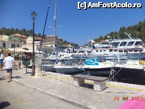 [P23] portul din Paxos. In plan indepartat vasul nostru » foto by Denisa13
 - 
<span class="allrVoted glyphicon glyphicon-heart hidden" id="av492859"></span>
<a class="m-l-10 hidden" id="sv492859" onclick="voting_Foto_DelVot(,492859,3004)" role="button">șterge vot <span class="glyphicon glyphicon-remove"></span></a>
<a id="v9492859" class=" c-red"  onclick="voting_Foto_SetVot(492859)" role="button"><span class="glyphicon glyphicon-heart-empty"></span> <b>LIKE</b> = Votează poza</a> <img class="hidden"  id="f492859W9" src="/imagini/loader.gif" border="0" /><span class="AjErrMes hidden" id="e492859ErM"></span>