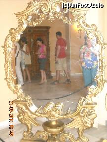 [P11] Oglinda care a crapat cand Sissi a parasit pentru ultima data in viata, palatul » foto by liviadavidescu
 - 
<span class="allrVoted glyphicon glyphicon-heart hidden" id="av123252"></span>
<a class="m-l-10 hidden" id="sv123252" onclick="voting_Foto_DelVot(,123252,3004)" role="button">șterge vot <span class="glyphicon glyphicon-remove"></span></a>
<a id="v9123252" class=" c-red"  onclick="voting_Foto_SetVot(123252)" role="button"><span class="glyphicon glyphicon-heart-empty"></span> <b>LIKE</b> = Votează poza</a> <img class="hidden"  id="f123252W9" src="/imagini/loader.gif" border="0" /><span class="AjErrMes hidden" id="e123252ErM"></span>