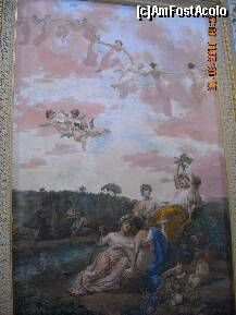 [P09] Plafonul holului central de la parter, infatisand cele patru anotimpuri (jos) si lunile anului (sus).
Ca si o curiozitate, sunt reprezentate doar 10 luni in loc de 12. » foto by liviadavidescu
 - 
<span class="allrVoted glyphicon glyphicon-heart hidden" id="av123247"></span>
<a class="m-l-10 hidden" id="sv123247" onclick="voting_Foto_DelVot(,123247,3004)" role="button">șterge vot <span class="glyphicon glyphicon-remove"></span></a>
<a id="v9123247" class=" c-red"  onclick="voting_Foto_SetVot(123247)" role="button"><span class="glyphicon glyphicon-heart-empty"></span> <b>LIKE</b> = Votează poza</a> <img class="hidden"  id="f123247W9" src="/imagini/loader.gif" border="0" /><span class="AjErrMes hidden" id="e123247ErM"></span>