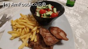 [P28] mancarea servita in restaurant » foto by elenaadina
 - 
<span class="allrVoted glyphicon glyphicon-heart hidden" id="av1280238"></span>
<a class="m-l-10 hidden" id="sv1280238" onclick="voting_Foto_DelVot(,1280238,3013)" role="button">șterge vot <span class="glyphicon glyphicon-remove"></span></a>
<a id="v91280238" class=" c-red"  onclick="voting_Foto_SetVot(1280238)" role="button"><span class="glyphicon glyphicon-heart-empty"></span> <b>LIKE</b> = Votează poza</a> <img class="hidden"  id="f1280238W9" src="/imagini/loader.gif" border="0" /><span class="AjErrMes hidden" id="e1280238ErM"></span>
