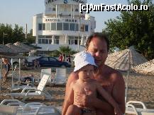 [P03] asa arata hotelul, este extrem de ingust, la fel si plaja alocata. Nu spun de parcare care este in stanga fotografiei, doar o alee mica in care daca aveai noroc gaseai si loc de parcare daca nu, te invarti 2 ore (atat i-a trebuit sotului intr-o zi)sa gasesti un loc PE LANGA HOTEL » foto by droniucm
 - 
<span class="allrVoted glyphicon glyphicon-heart hidden" id="av51440"></span>
<a class="m-l-10 hidden" id="sv51440" onclick="voting_Foto_DelVot(,51440,3015)" role="button">șterge vot <span class="glyphicon glyphicon-remove"></span></a>
<a id="v951440" class=" c-red"  onclick="voting_Foto_SetVot(51440)" role="button"><span class="glyphicon glyphicon-heart-empty"></span> <b>LIKE</b> = Votează poza</a> <img class="hidden"  id="f51440W9" src="/imagini/loader.gif" border="0" /><span class="AjErrMes hidden" id="e51440ErM"></span>