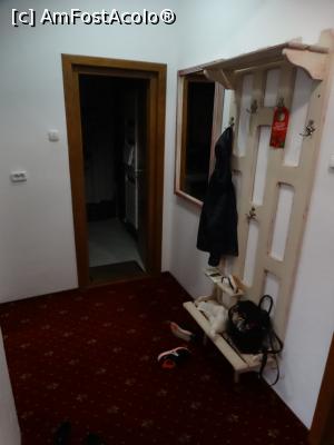 [P04] Intrarea în apartament » foto by Kavarnap
 - 
<span class="allrVoted glyphicon glyphicon-heart hidden" id="av1311088"></span>
<a class="m-l-10 hidden" id="sv1311088" onclick="voting_Foto_DelVot(,1311088,3017)" role="button">șterge vot <span class="glyphicon glyphicon-remove"></span></a>
<a id="v91311088" class=" c-red"  onclick="voting_Foto_SetVot(1311088)" role="button"><span class="glyphicon glyphicon-heart-empty"></span> <b>LIKE</b> = Votează poza</a> <img class="hidden"  id="f1311088W9" src="/imagini/loader.gif" border="0" /><span class="AjErrMes hidden" id="e1311088ErM"></span>