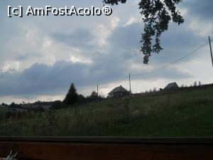 [P02] Căsuțele, ca niște corăbioare pe talazuri. (Jos, se vede un gard de lemn)  » foto by ioana5
 - 
<span class="allrVoted glyphicon glyphicon-heart hidden" id="av1020294"></span>
<a class="m-l-10 hidden" id="sv1020294" onclick="voting_Foto_DelVot(,1020294,3018)" role="button">șterge vot <span class="glyphicon glyphicon-remove"></span></a>
<a id="v91020294" class=" c-red"  onclick="voting_Foto_SetVot(1020294)" role="button"><span class="glyphicon glyphicon-heart-empty"></span> <b>LIKE</b> = Votează poza</a> <img class="hidden"  id="f1020294W9" src="/imagini/loader.gif" border="0" /><span class="AjErrMes hidden" id="e1020294ErM"></span>