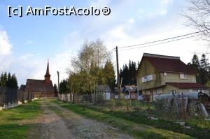 [P44] Centru Beliș (camping căsuțe și în fundal biserica de lemn)  » foto by AZE
 - 
<span class="allrVoted glyphicon glyphicon-heart hidden" id="av966088"></span>
<a class="m-l-10 hidden" id="sv966088" onclick="voting_Foto_DelVot(,966088,3018)" role="button">șterge vot <span class="glyphicon glyphicon-remove"></span></a>
<a id="v9966088" class=" c-red"  onclick="voting_Foto_SetVot(966088)" role="button"><span class="glyphicon glyphicon-heart-empty"></span> <b>LIKE</b> = Votează poza</a> <img class="hidden"  id="f966088W9" src="/imagini/loader.gif" border="0" /><span class="AjErrMes hidden" id="e966088ErM"></span>