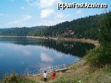 [P10] Lacul privit de la baraj, unde se afla de fapt statiunea ... » foto by dartax
 - 
<span class="allrVoted glyphicon glyphicon-heart hidden" id="av96770"></span>
<a class="m-l-10 hidden" id="sv96770" onclick="voting_Foto_DelVot(,96770,3018)" role="button">șterge vot <span class="glyphicon glyphicon-remove"></span></a>
<a id="v996770" class=" c-red"  onclick="voting_Foto_SetVot(96770)" role="button"><span class="glyphicon glyphicon-heart-empty"></span> <b>LIKE</b> = Votează poza</a> <img class="hidden"  id="f96770W9" src="/imagini/loader.gif" border="0" /><span class="AjErrMes hidden" id="e96770ErM"></span>