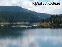 [P06] Barca pe lac... » foto by dartax
 - 
<span class="allrVoted glyphicon glyphicon-heart hidden" id="av96766"></span>
<a class="m-l-10 hidden" id="sv96766" onclick="voting_Foto_DelVot(,96766,3018)" role="button">șterge vot <span class="glyphicon glyphicon-remove"></span></a>
<a id="v996766" class=" c-red"  onclick="voting_Foto_SetVot(96766)" role="button"><span class="glyphicon glyphicon-heart-empty"></span> <b>LIKE</b> = Votează poza</a> <img class="hidden"  id="f96766W9" src="/imagini/loader.gif" border="0" /><span class="AjErrMes hidden" id="e96766ErM"></span>