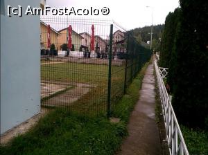 [P10] anul trecut s-a montat ţarc la piscina. nu mai scapa nimeni;)  » foto by Maya_C
 - 
<span class="allrVoted glyphicon glyphicon-heart hidden" id="av729379"></span>
<a class="m-l-10 hidden" id="sv729379" onclick="voting_Foto_DelVot(,729379,3022)" role="button">șterge vot <span class="glyphicon glyphicon-remove"></span></a>
<a id="v9729379" class=" c-red"  onclick="voting_Foto_SetVot(729379)" role="button"><span class="glyphicon glyphicon-heart-empty"></span> <b>LIKE</b> = Votează poza</a> <img class="hidden"  id="f729379W9" src="/imagini/loader.gif" border="0" /><span class="AjErrMes hidden" id="e729379ErM"></span>