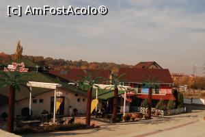 [P03] in stanga, restaurantul Verdi » foto by Maya_C
 - 
<span class="allrVoted glyphicon glyphicon-heart hidden" id="av729372"></span>
<a class="m-l-10 hidden" id="sv729372" onclick="voting_Foto_DelVot(,729372,3022)" role="button">șterge vot <span class="glyphicon glyphicon-remove"></span></a>
<a id="v9729372" class=" c-red"  onclick="voting_Foto_SetVot(729372)" role="button"><span class="glyphicon glyphicon-heart-empty"></span> <b>LIKE</b> = Votează poza</a> <img class="hidden"  id="f729372W9" src="/imagini/loader.gif" border="0" /><span class="AjErrMes hidden" id="e729372ErM"></span>