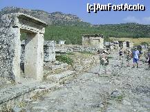 [P02] Hierapolis - Pe strada principala a orasului antic. » foto by iulianic
 - 
<span class="allrVoted glyphicon glyphicon-heart hidden" id="av272265"></span>
<a class="m-l-10 hidden" id="sv272265" onclick="voting_Foto_DelVot(,272265,3039)" role="button">șterge vot <span class="glyphicon glyphicon-remove"></span></a>
<a id="v9272265" class=" c-red"  onclick="voting_Foto_SetVot(272265)" role="button"><span class="glyphicon glyphicon-heart-empty"></span> <b>LIKE</b> = Votează poza</a> <img class="hidden"  id="f272265W9" src="/imagini/loader.gif" border="0" /><span class="AjErrMes hidden" id="e272265ErM"></span>