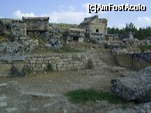 [P05] Hierapolis - Sarcofage. » foto by iulianic
 - 
<span class="allrVoted glyphicon glyphicon-heart hidden" id="av272268"></span>
<a class="m-l-10 hidden" id="sv272268" onclick="voting_Foto_DelVot(,272268,3039)" role="button">șterge vot <span class="glyphicon glyphicon-remove"></span></a>
<a id="v9272268" class=" c-red"  onclick="voting_Foto_SetVot(272268)" role="button"><span class="glyphicon glyphicon-heart-empty"></span> <b>LIKE</b> = Votează poza</a> <img class="hidden"  id="f272268W9" src="/imagini/loader.gif" border="0" /><span class="AjErrMes hidden" id="e272268ErM"></span>
