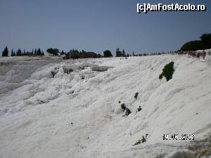 [P15] În dreapta sus, mulţimea de turişti ce vine la Pamukkale » foto by irinad
 - 
<span class="allrVoted glyphicon glyphicon-heart hidden" id="av625903"></span>
<a class="m-l-10 hidden" id="sv625903" onclick="voting_Foto_DelVot(,625903,3039)" role="button">șterge vot <span class="glyphicon glyphicon-remove"></span></a>
<a id="v9625903" class=" c-red"  onclick="voting_Foto_SetVot(625903)" role="button"><span class="glyphicon glyphicon-heart-empty"></span> <b>LIKE</b> = Votează poza</a> <img class="hidden"  id="f625903W9" src="/imagini/loader.gif" border="0" /><span class="AjErrMes hidden" id="e625903ErM"></span>