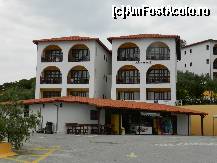[P10] Aktrathos Beach Hotel - Ouranopoli - Mai 2013 » foto by ionescunic
 - 
<span class="allrVoted glyphicon glyphicon-heart hidden" id="av429008"></span>
<a class="m-l-10 hidden" id="sv429008" onclick="voting_Foto_DelVot(,429008,3047)" role="button">șterge vot <span class="glyphicon glyphicon-remove"></span></a>
<a id="v9429008" class=" c-red"  onclick="voting_Foto_SetVot(429008)" role="button"><span class="glyphicon glyphicon-heart-empty"></span> <b>LIKE</b> = Votează poza</a> <img class="hidden"  id="f429008W9" src="/imagini/loader.gif" border="0" /><span class="AjErrMes hidden" id="e429008ErM"></span>